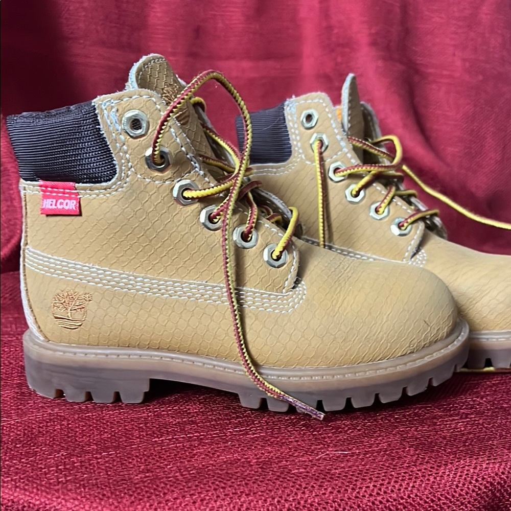 Timberland helcor waterproof Kids Tan Boots 10.5 6586R
